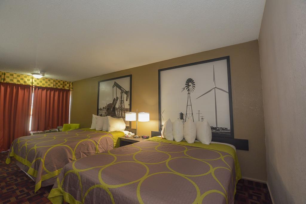 Super 8 By Wyndham Norman Otel Dış mekan fotoğraf