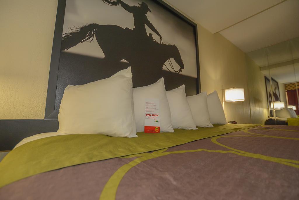 Super 8 By Wyndham Norman Otel Dış mekan fotoğraf