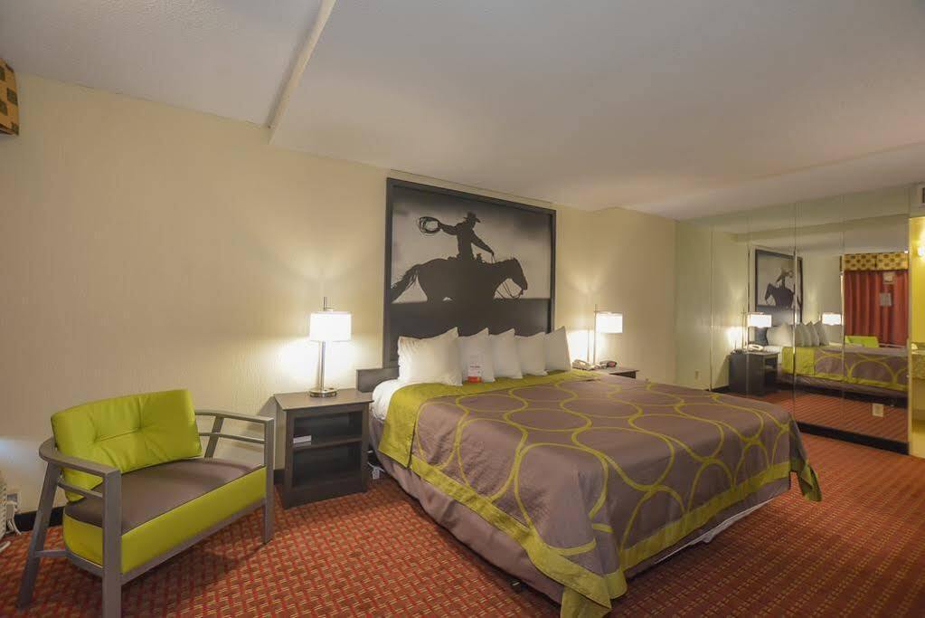 Super 8 By Wyndham Norman Otel Dış mekan fotoğraf