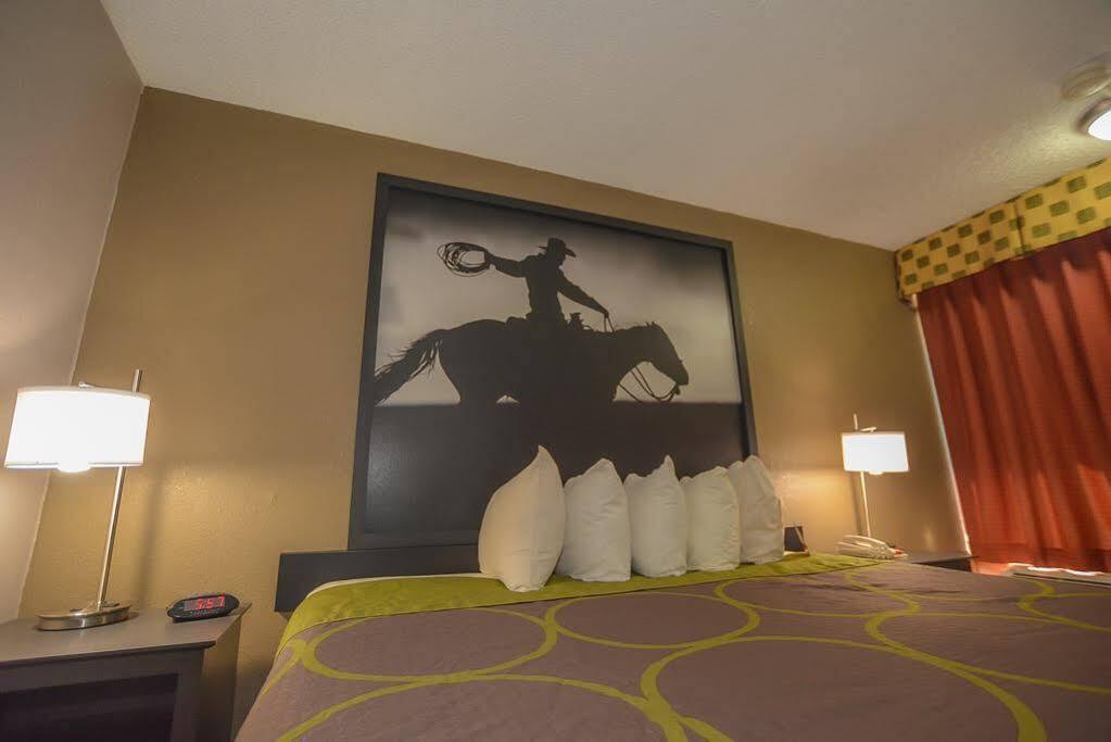Super 8 By Wyndham Norman Otel Dış mekan fotoğraf