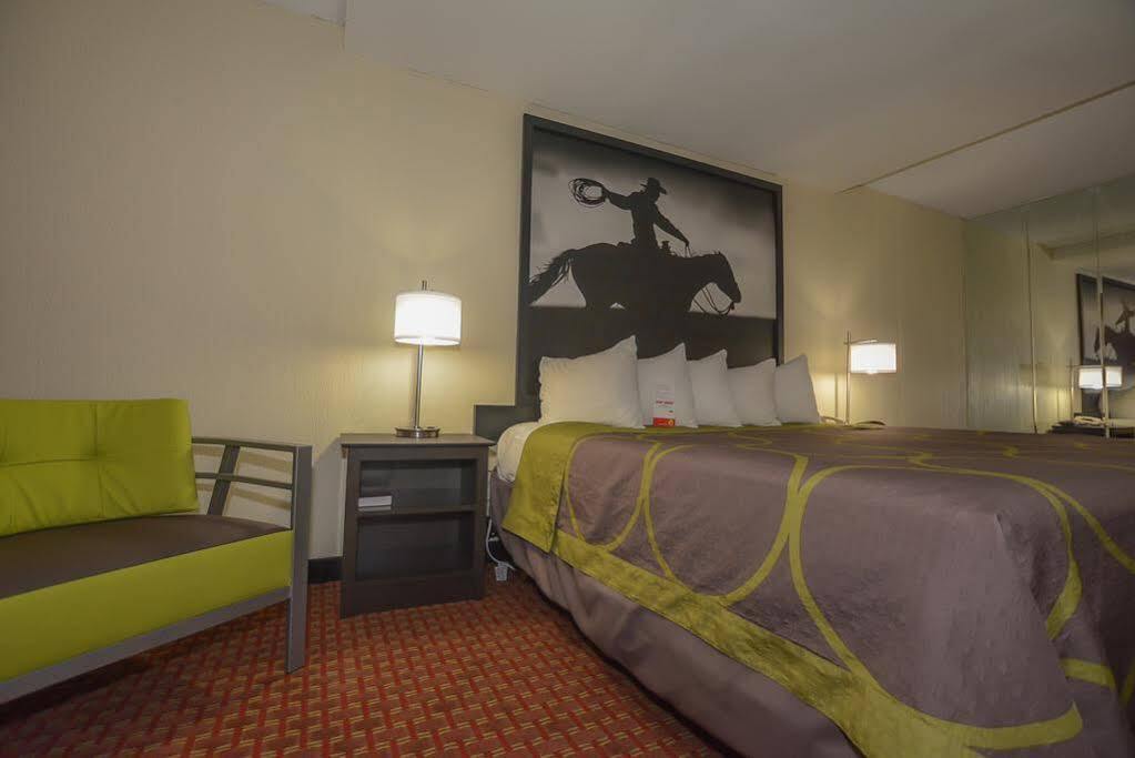 Super 8 By Wyndham Norman Otel Dış mekan fotoğraf
